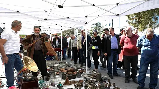 Melikgazi'nin Antika Pazarı'na yoğun ilgi
