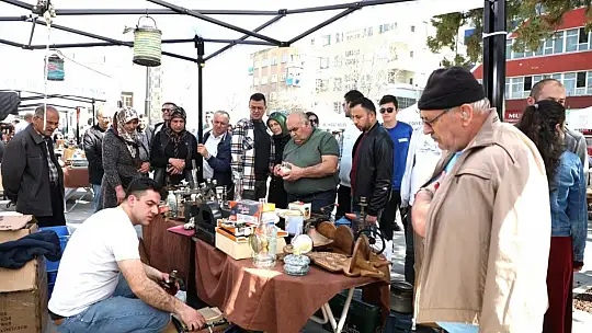 Melikgazi'nin Antika Pazarı'na yoğun ilgi