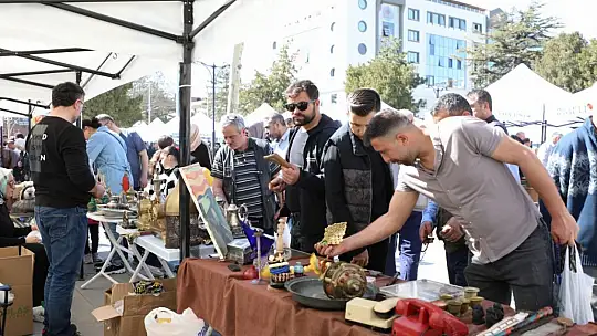 Melikgazi'nin Antika Pazarı'na yoğun ilgi