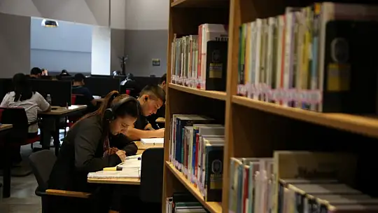 Melikgazi'nin geleceğe ışık tutan yatırımı: Akıl Küpü Kütüphaneleri