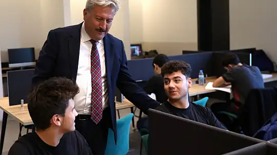 Melikgazi'nin geleceğe ışık tutan yatırımı: Akıl Küpü Kütüphaneleri