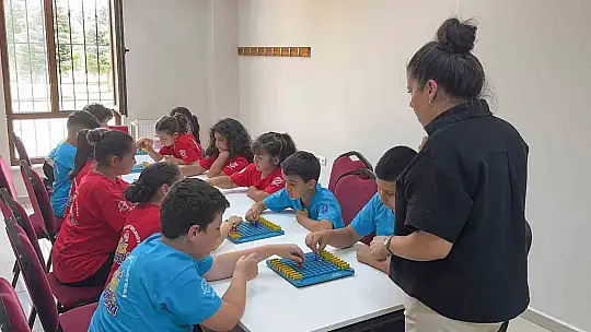 Melikgazi'nin kursları yaz mevsimine renk katıyor