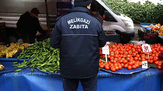 Melikgazi Zabıtası pazar yerlerinde ölçü ayar ve etiket denetimi yaptı