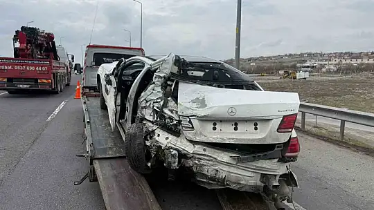 MHP eski milletvekilinin oğlunun yaralandığı kaza kamerada