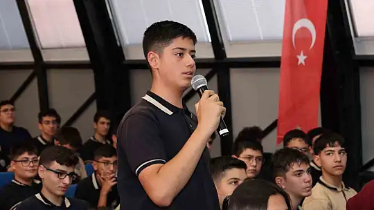 Milletvekili Ayşe Böhürler, Havacılık Lisesi öğrencilerine tecrübelerini aktardı