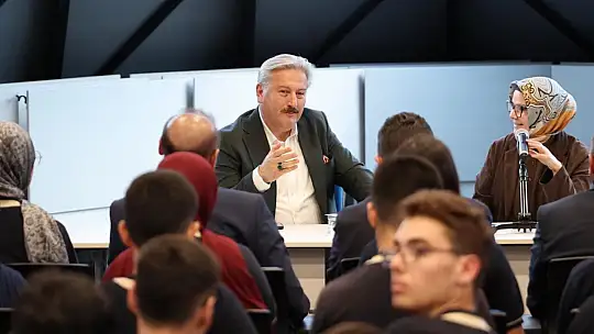 Milletvekili Ayşe Böhürler, Havacılık Lisesi öğrencilerine tecrübelerini aktardı
