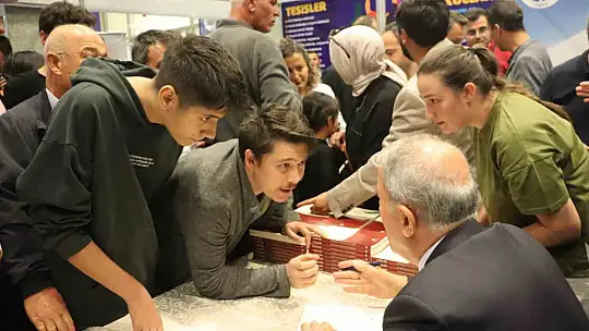 Milli Savunma Komisyonu Başkanı Hulusi Akar: 'Kültürün ve medeniyetin yaşatılmasında kitapların önemli bir rolü var'