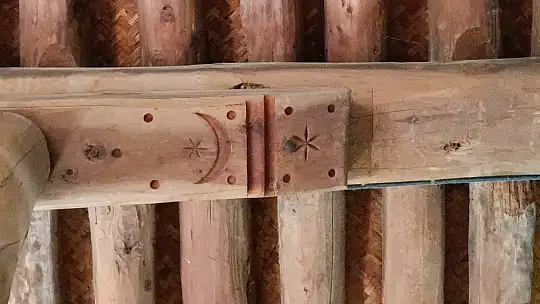 Minaresiz cami görenleri şaşırtıyor