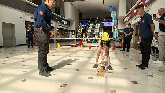 Minik itfaiyeciler, hem öğrendi hem eğlendi