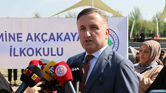 Minik öğrenciler 'gökyüzünden' mesaj verdi