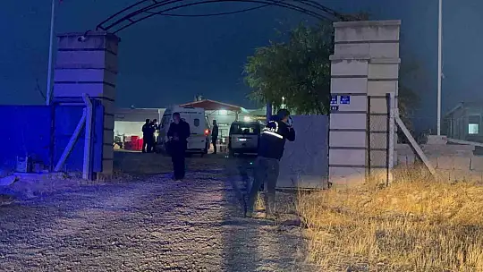 Miras kavgasında kan aktı: Amcasını ve 3 kişiyi bıçakladı