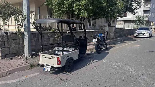 Motosiklet ile mobilet çarpıştı: 7 yaralı