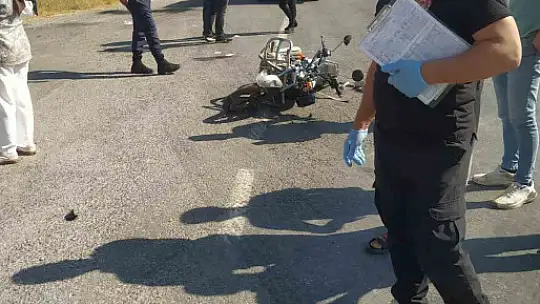 Motosiklet ile otomobil çarpıştı: 1 yaralı