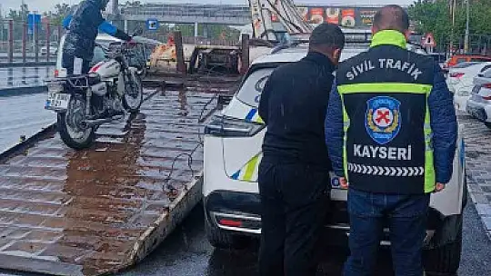 Motosiklet üzerinde akrobatik hareketler yapan şahsa 46 bin TL ceza