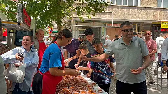 Muhtarlardan merhum vali yardımcısına vefa