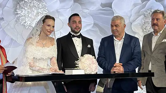 Mustafa Demirel'in mutlu günü