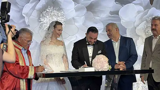 Mustafa Demirel'in mutlu günü