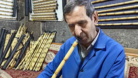 Ney aşkı emekli öğretmeni usta yaptı