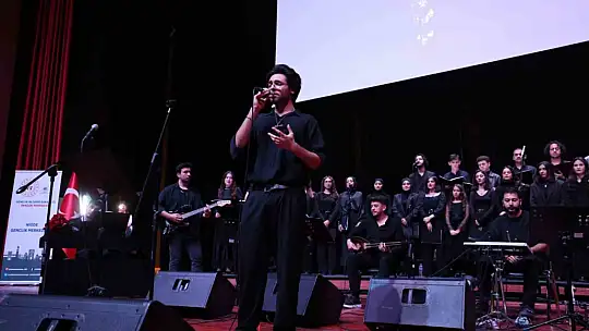 Niğde'de Barış Manço Anma Konserine büyük ilgi