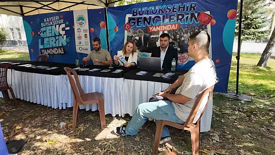 Öğrenci dostu büyükşehirin Rehberlik ve Danışmanlık Hizmeti'ne üniversiteli gençlerden tam not