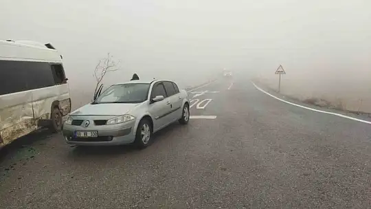 Öğrenci servisi ile otomobil çarpıştı: 10 yaralı