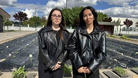 Öğrenciler doğal ürünler bahçesinde uygulamalı eğitim aldı