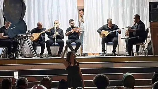 Öğrenciler yerine bu kez veliler yarıştı