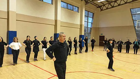 Öğretmen öğretmenlere ders verdi, Türkiye'de ilki gerçekleştirdi