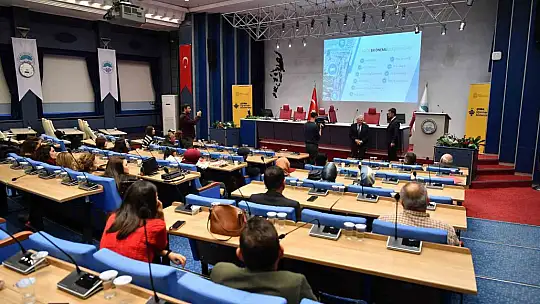 Öğretmenlere 'Akıllı şehir ve gelecek' anlatıldı