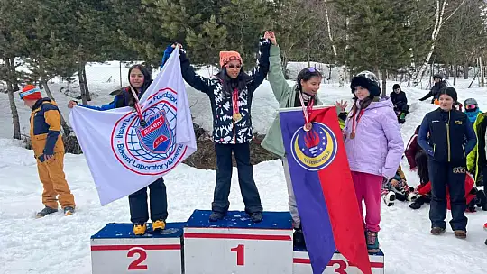 Okul Sporları Snowboard Türkiye Birinciliği'nde kürsüye Kayseri ambargosu