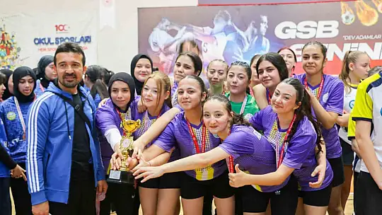 Okullu Gençler Hentbol Müsabakaları tamamlandı