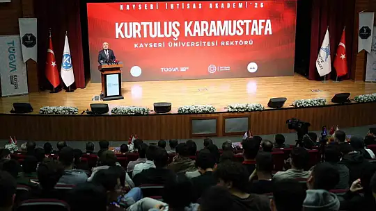 Önceki dönem Dışişleri Bakanı Çavuşoğlu, KAYÜ'de konferans verdi