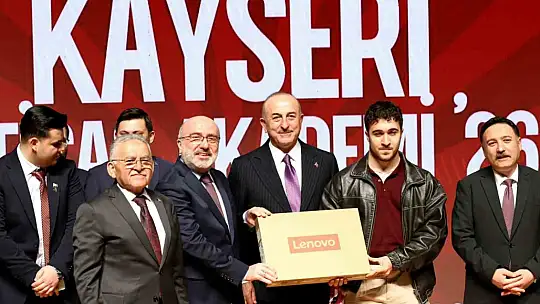 Önceki dönem Dışişleri Bakanı Çavuşoğlu, KAYÜ'de konferans verdi