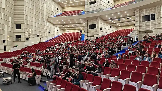 Önceki dönem Milli Eğitim Bakanı Selçuk: 'Dünya, eğitim bilimleri ve diğer bilimler açısından çok farklı bir dönemden geçiyor'