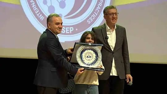 Önceki dönem Milli Eğitim Bakanı Selçuk: 'Dünya, eğitim bilimleri ve diğer bilimler açısından çok farklı bir dönemden geçiyor'