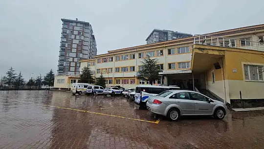 Ortaokulda bıçaklı kavga: 1 öğrenci yaralı