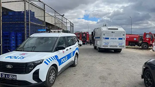 Ot yangını plastik kasalara sıçradı, faciadan dönüldü