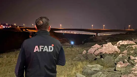 Otomobil 200 metre yükseklikten vadiye uçtu: 1 ölü