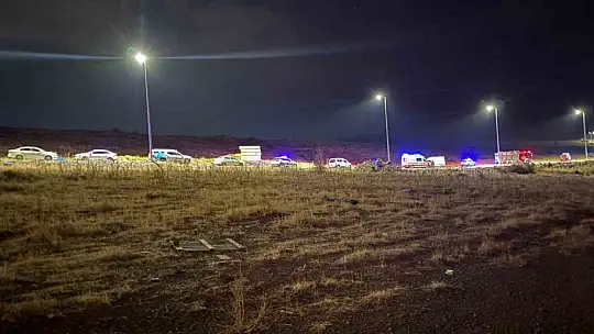 Otomobil 200 metre yükseklikten vadiye uçtu: 1 ölü