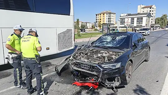 Otomobil ile motosiklet çarpıştı: 1 kişi hayatını kaybetti