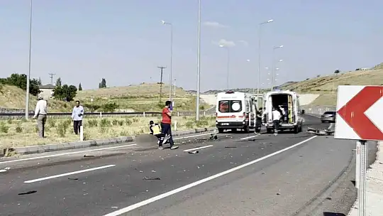 Otomobil ile motosiklet çarpıştı: 1 ölü, 1 yaralı