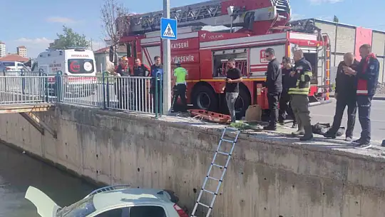Otomobil sulama kanalına düştü, ekipler yaralı için seferber oldu