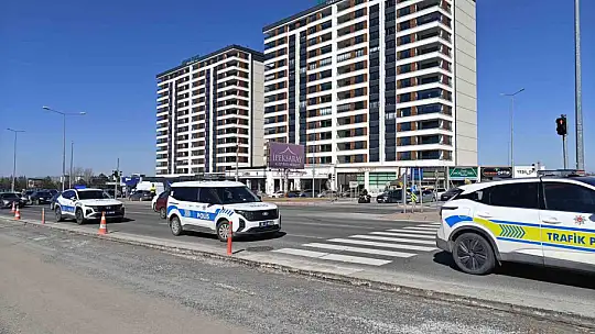 Otomobilin çarptığı 15 yaşındaki çocuk ağır yaralandı