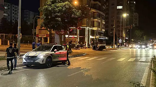 Otomobille çarpışan SUV araç takla attı: 2 yaralı