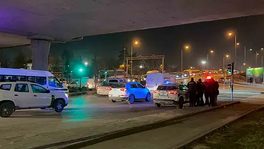 Otomobille hafif ticari araç çarpıştı: 1 yaralı