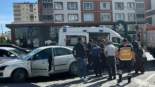Otomobiller çarpıştı: 2 yaralı