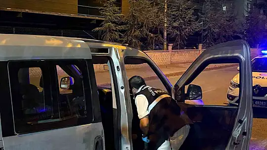 Otostopla aracına aldığı şahıslar tarafından bıçaklandı: 1 ağır yaralı
