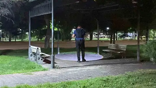 Otostopla aracına aldığı şahıslar tarafından bıçaklandı: 1 ağır yaralı