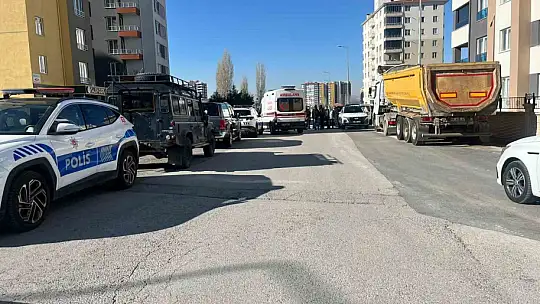 Özel Harekat polisi tabanca ile vurulmuş halde ölü bulundu
