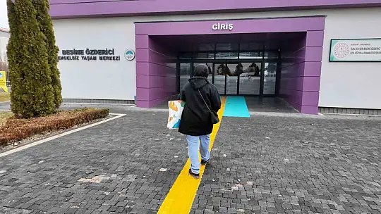 Özel ihtiyaçlı genç, büyükşehir ailesi ile tüm engelleri aşıyor